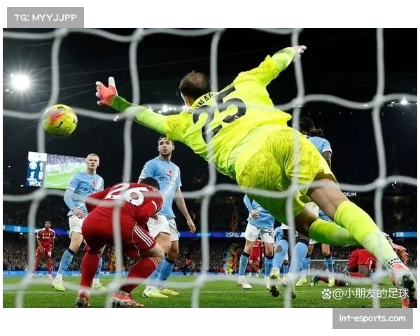 主裁判查看VAR后，取消尼斯队进球，判罚越位在先